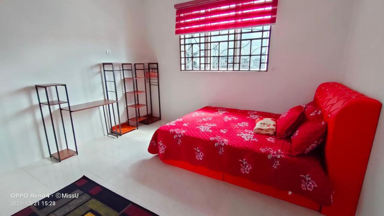 Rania Homestay With Private Pool Seri Iskandar Perak Near Utp Uitm Kampong Bota Road Exterior foto