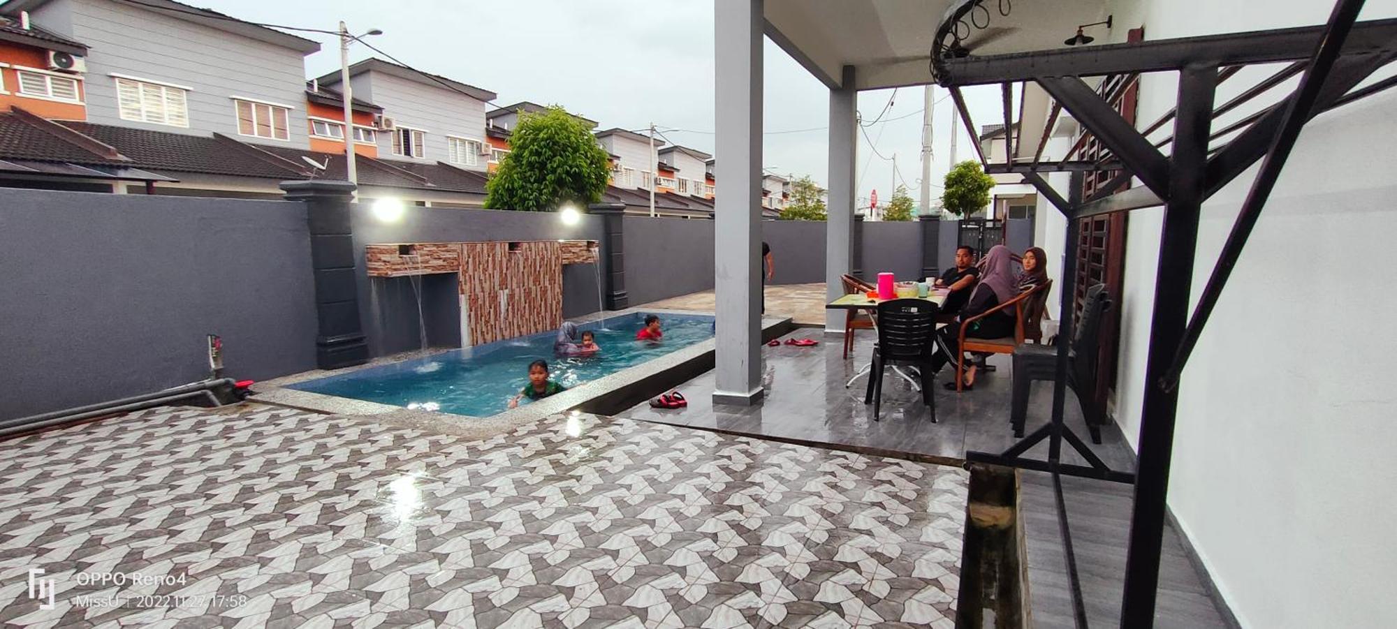 Rania Homestay With Private Pool Seri Iskandar Perak Near Utp Uitm Kampong Bota Road Exterior foto